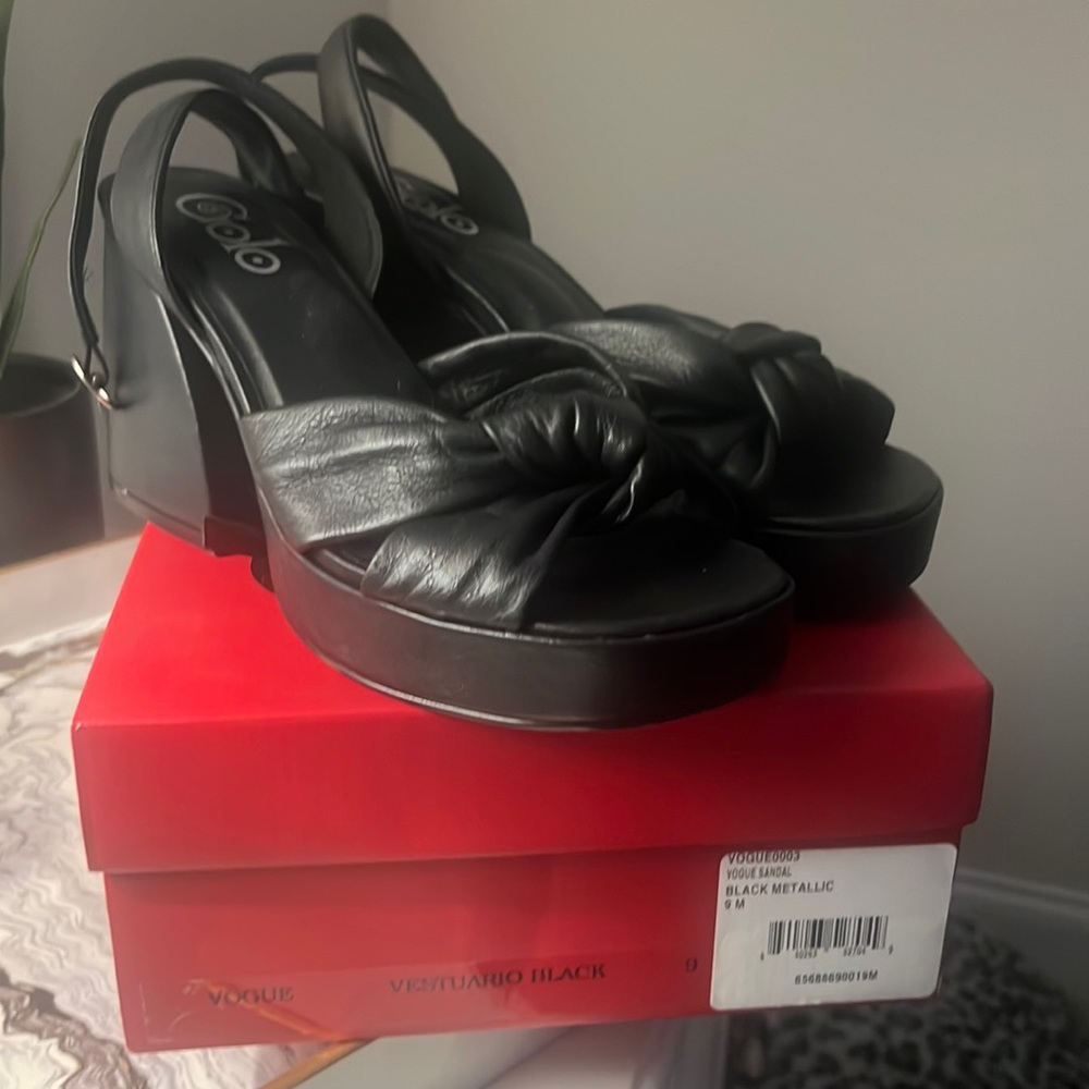 EUC Golo “Vogue” black metallic playform sandals.  Size 9M
